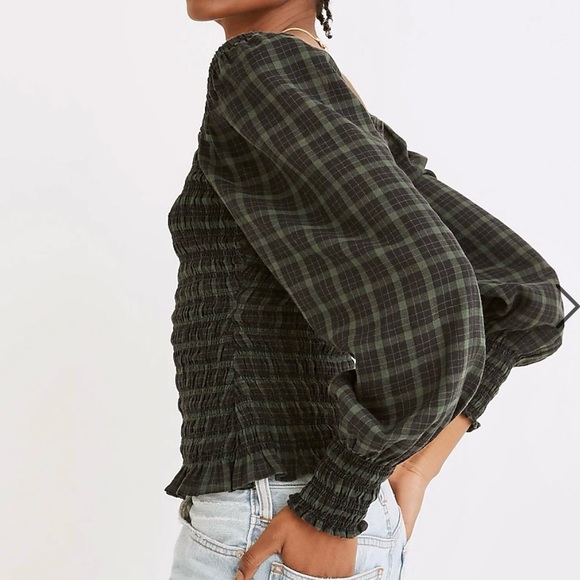 Madewell Tops - Madewell smocked puff sleeve shirt